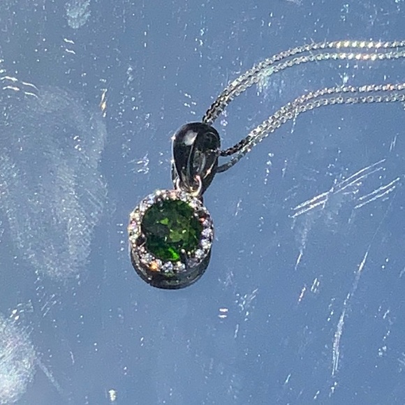 RUSSIAN EMERALD & CUBIC ZIRCONIA 925 STERLING SILVER NECKLACE, 18 INCHES - Picture 3 of 10